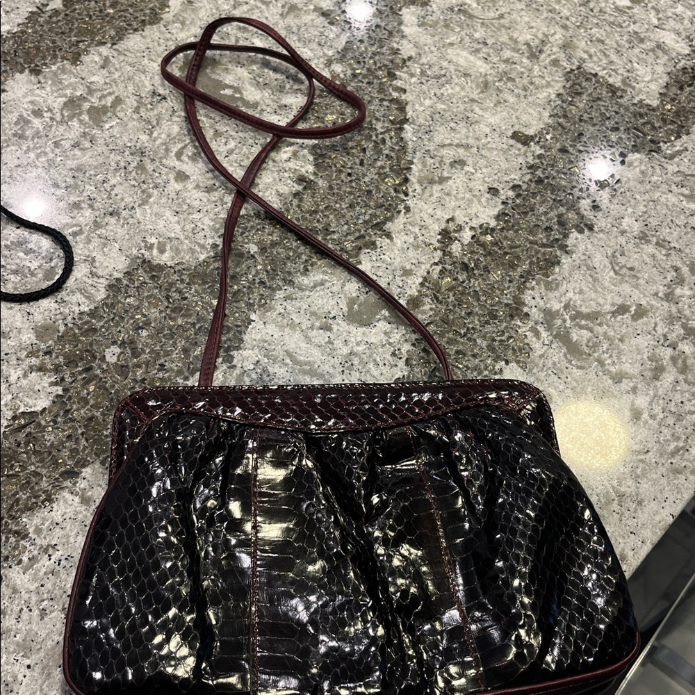 Burgundy snake skin vintage Clutch - Picture 4 of 4